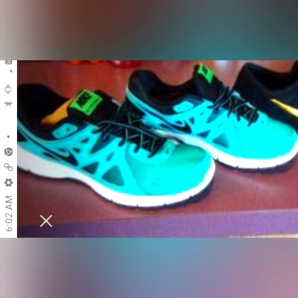 4 pair Women's NIKE SNEAKERS (all size 9) - Picture 1 of 4